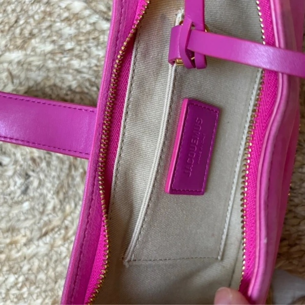 Jacquemus Pink Leather Crossbody Bag with Gold Hardware - Picture 3 of 4